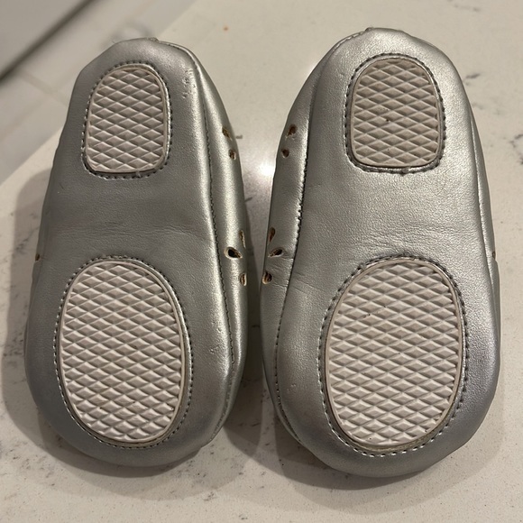 🛍3 for $30 sale🛍 Gap baby shoes - Picture 3 of 5